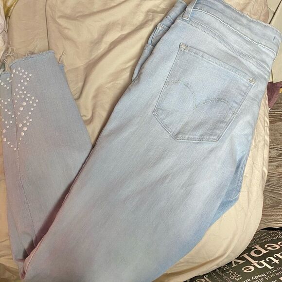 ⭐️HOST PICK⭐️ Levi’s Skinny Ankle Jeans - Picture 4 of 7